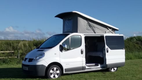 Igashu – Fully equipped and versatile Renault Trafic Campervan