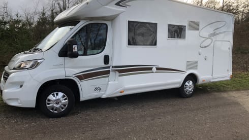 Beautiful 2 to 5 person MC Louis Sovereign 60G motorhome