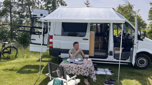 Compact camper ideal for 2 people