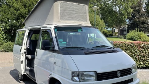 4p Volkswagen campervan uit 1995