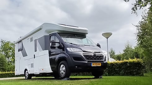 Casita on Wheels –  Luxury 4/5p Sun Living semi-integrated from 2022 off-grid