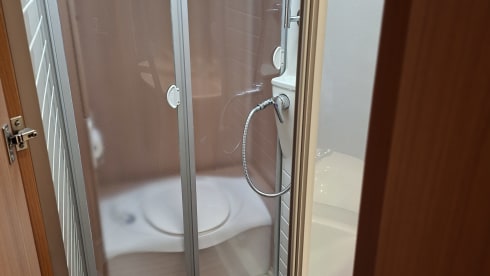 De Vrijbuiter – 2p Bürstner halbintegriert ab 2011