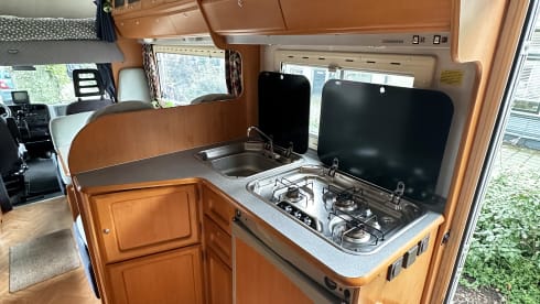 Amigo – 7p Adria Mobil alcove from 2002