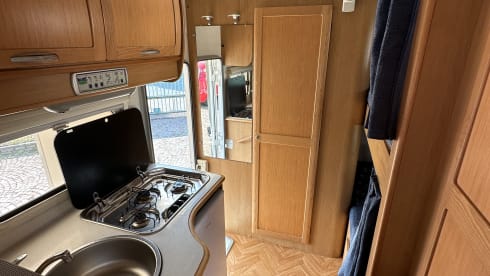 JoyRider – Camper with sloping ceilings for 7 people
