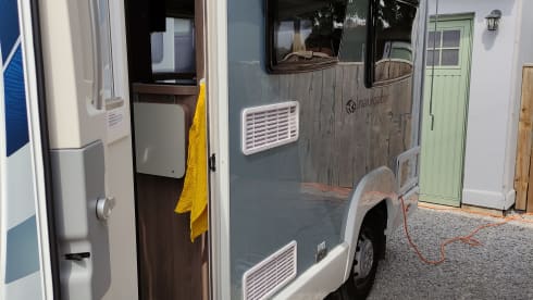 Daizy – Daizy 2022 luxury motorhome perfect for 2