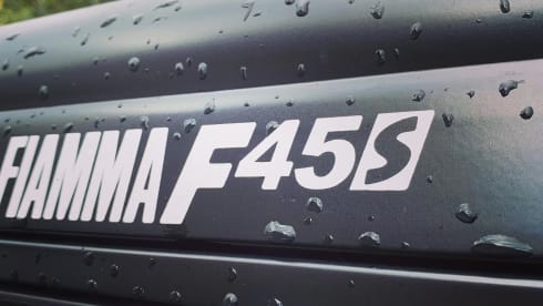 Bluebell – VW T5 pop top 4 posti letto.