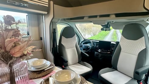 Mobilhome Op Sjok – Familievriendelijke Mobilhome – RollerTeam 274 TL Ruim Comfortabel (4p)