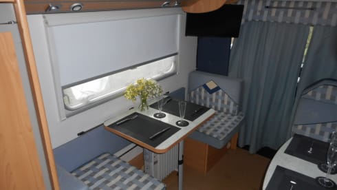 EASY 4 MOTORHOME HIRE JUST TURN UP AND GO