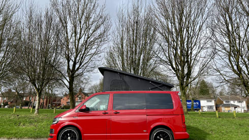 VW T6 Transporter Pop-Top Campervan
