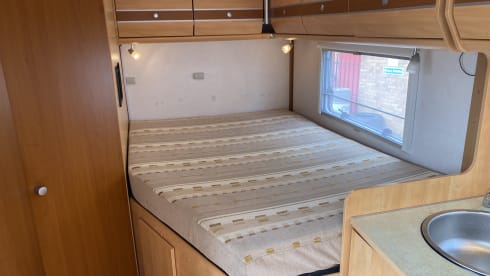 Camping-car Peugeot semi-intégré 4 couchages de 2013