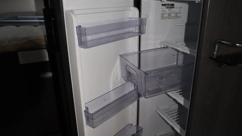 Britney  – Luxury 6 berth Roller Team automatic