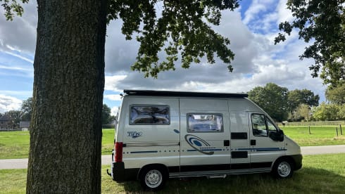 Zwervertje – 2p Adria Mobil bus from 2005