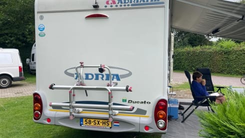 FREEDOM – 4p Adria Mobil semi-integrated uit 2006