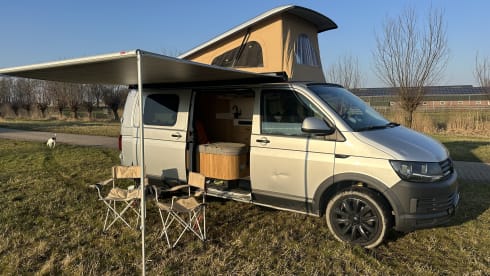 Off grid 2p VW with fixed toilet 