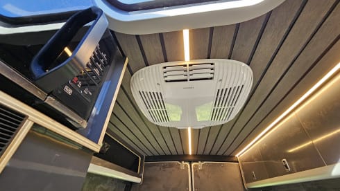 Beresford – 2 berth Mercedes-Benz campervan