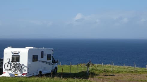 Poppy – Poppy - Luxury 4 Berth, Automatic Motorhome 