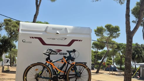 Leie Mobilhome – Prachtige 4p Roller Team semi-integrated uit 2020