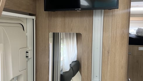 5p Ford alcove from 2021 xxl garage