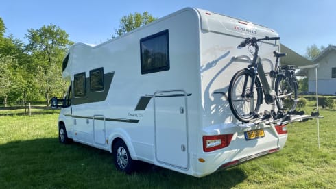 Super deluxe 5p ADRIA Coral XL 670 SL