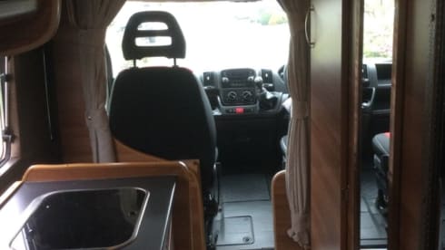 Hopper – 2 berth 2 seater Campervan