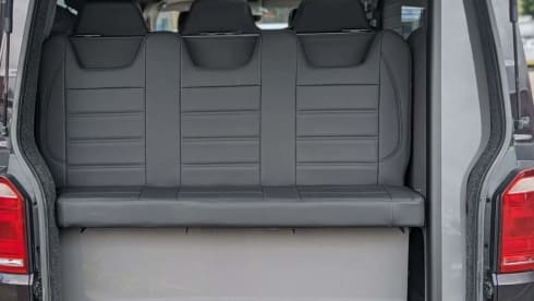 Ronnie – 4 berth Volkswagen campervan from 2016