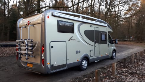 Luxurious spacious Burstner with 2 twin beds