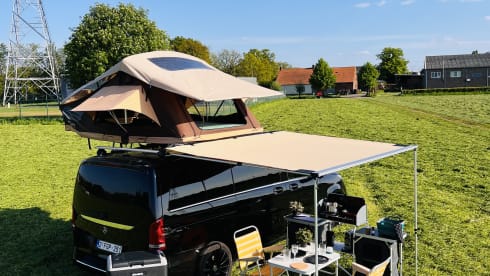 The VANtastic V – 4p Mercedes-Benz rooftop from 2019