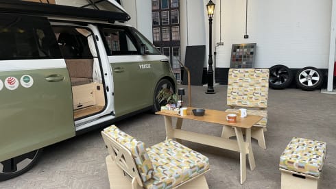 VW ID.Buzz (blue/white) eVentje