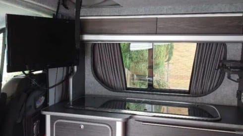 Arnie – 4 berth Renault campervan from 2018