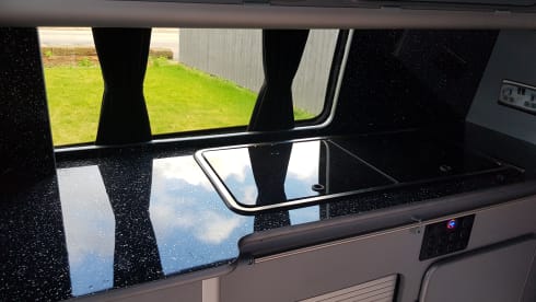 Black Beauty – Mercedes-Benz campervan Brand new conversion with drive away Awning