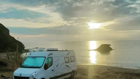 Happy camper – 2p Renault Bus camper from 2013