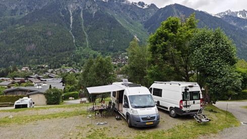 Boxy – Spacious off-grid bus camper 'Boxy' 2/3 pers. (2014)