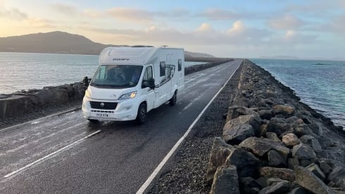 EDGE 464 VLY – 4-Berth Motorhome | Unlimited Miles | Pet Friendly | EU Travel Allowed