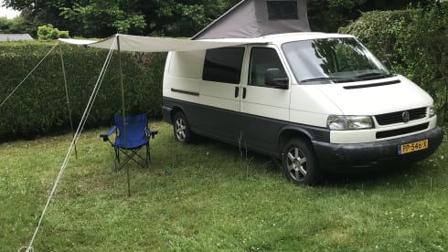 Misty Miles – 2p Volkswagen campervan from 2001