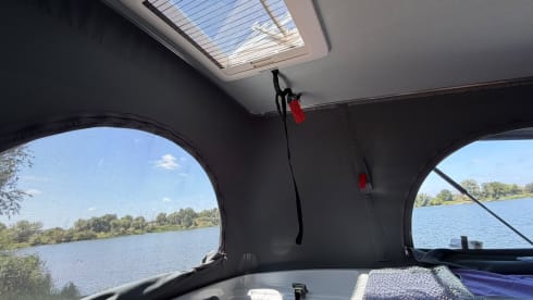 Van Voyage – Gloednieuwe Possl 2Win R met hefdak(2026) compacte luxe met grote badkamer