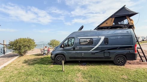 Freddy – Freddy | 4p adventure camper • compact, compleet & off-grid.
