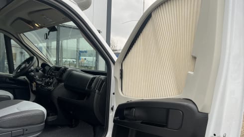 Jimmy – Super camper with lifting bed and length beds