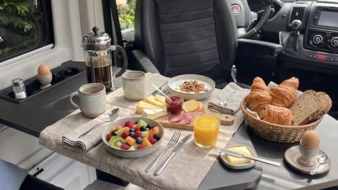 2p Adria Mobil bus uit 2020