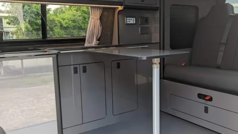 Ronnie – 4 berth Volkswagen campervan from 2016