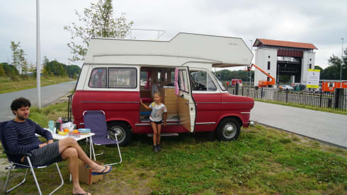 Tijdelijk onbruikbaar: Lady in Red – Nostalgic on the road