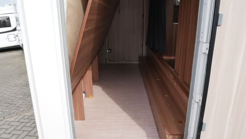 McLouis M700, 6 couchages et assises.