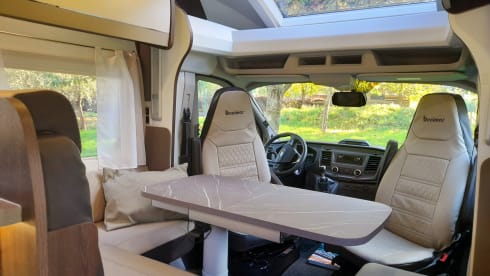 New Benimar Cocoon 463 10/2022 with silent roof air conditioning