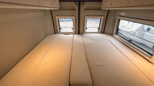 Hymer bus camper with WiFi, solar panel and length beds (2022)