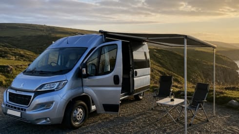 PREMIUM BLUE – 2 berth Peugeot campervan from 2022