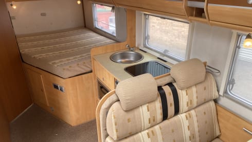 Camping-car Peugeot semi-intégré 4 couchages de 2013
