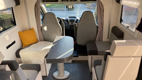 Droom op wielen! – Luxury family camper with very large living space