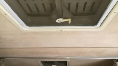 ANDREAF – MOTORHOME LAIKA LASERHOME 6 BEDS solar panel