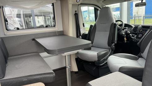 Jimmy – Super camper with lifting bed and length beds