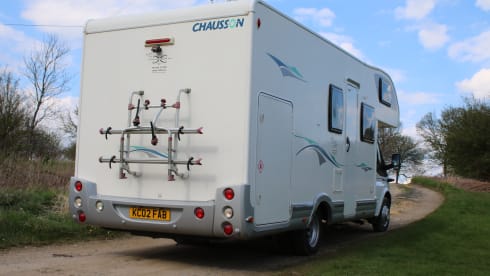 Kaz Camper – Fabulous 6 berth 4 seatbelts with WIFI Chausson alcove (2010)