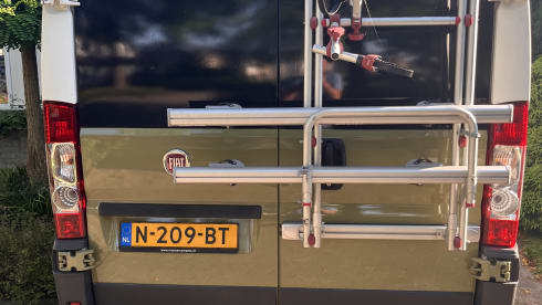 Haast kan de klere krijgen – Fiat bus camper for 2 people